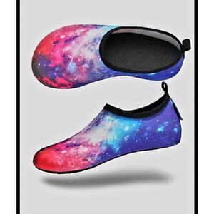 NWT NING ADULT WATER SHOES